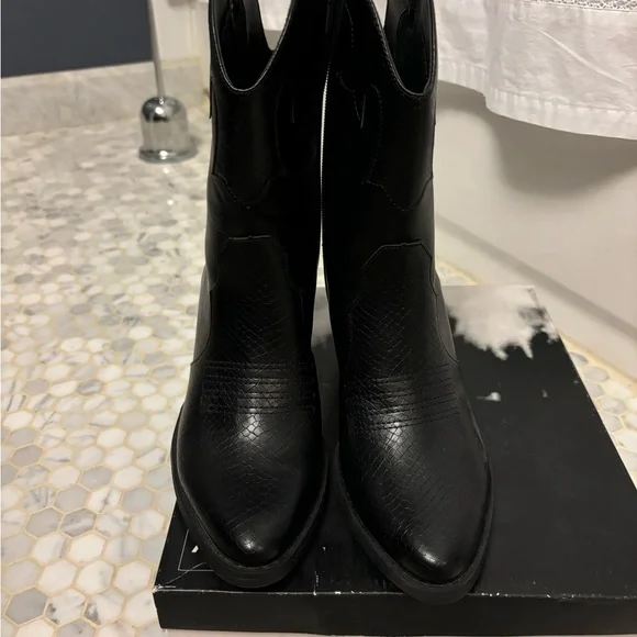 Mix #6 Western Boots - Picture 6 of 7